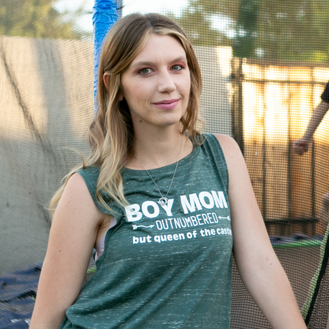 Boy Mom Outnumbered But Queen Of The Castle Muscle Tank